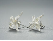 Carregar imagem no visualizador da galeria, Brincos de Ponto de Flor de Íris em Prata Esterlina 925 Real com Ouro 18K Elegantes, Feitos à Mão, Designer de Joias Finas