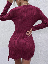 Carregar imagem no visualizador da galeria, Vestido de Malha com Gola V e Mangas Compridas, Cintura Ajustável, Justo e Acima do Joelho