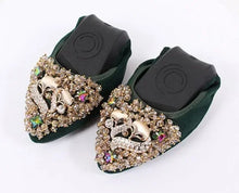Carregar imagem no visualizador da galeria, Sapatilha de balé confortável, macia, dobrável, com bico fino, design animal e cristais de strass