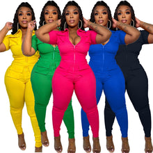 Carregar imagem no visualizador da galeria, Macacão com Zíper, Decote em V, Mangas Curtas e Bolsos