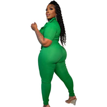 Carregar imagem no visualizador da galeria, Macacão com Zíper, Decote em V, Mangas Curtas e Bolsos