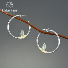 Carregar imagem no visualizador da galeria, Lotus Fun Brincos de Argola Redonda em Prata Esterlina 925 com Pedra Verde Aventurina Natural e Folhas de Bambu Frescas para Mulheres