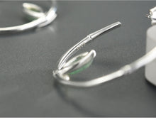 Carregar imagem no visualizador da galeria, Lotus Fun Brincos de Argola Redonda em Prata Esterlina 925 com Pedra Verde Aventurina Natural e Folhas de Bambu Frescas para Mulheres