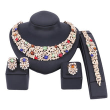 Carregar imagem no visualizador da galeria, Conjunto de Noiva em Cristal Boêmio Ouro Prata Várias Cores Colar de Strass Diamante Casamento