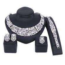 Carregar imagem no visualizador da galeria, Conjunto de Noiva em Cristal Boêmio Ouro Prata Várias Cores Colar de Strass Diamante Casamento