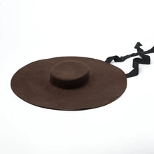 Cargar imagen en el visor de la galería, Chic Floppy Wide Brim Flat Top Bandage Wool Felt Hat
