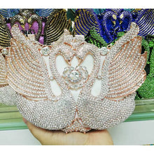 Carregar imagem no visualizador da galeria, Bolsa de festa de luxo em forma de cisne com cristais e diamantes
