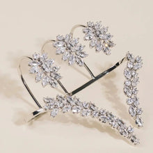 Lade das Bild in den Galerie-Viewer, Offenes, verstellbares Diamantbesetztes Strass-Cubic-Zirkonia-Luxus-Armband in handgefertigter Blattform für das Handgelenk
