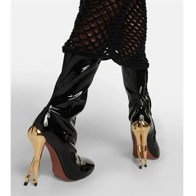 Botas de Sapato com Zíper de Bico Redondo em Couro Patente Moderno com Metal Dourado e Super Salto Alto