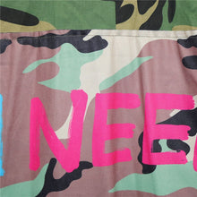 Carregar imagem no visualizador da galeria, Jaqueta Trench Camuflada com Estampa de Letras Estilo Longo Streetwear
