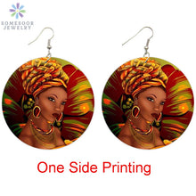 Charger l&#39;image dans la visionneuse de la galerie,Boucles d&#39;oreilles en bois Afro Art Black Beauty Femme Fleurs Africaines Turban 6cm Rond Plat Fait Main Pendantes
