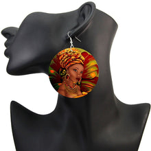 Charger l&#39;image dans la visionneuse de la galerie,Boucles d&#39;oreilles en bois Afro Art Black Beauty Femme Fleurs Africaines Turban 6cm Rond Plat Fait Main Pendantes
