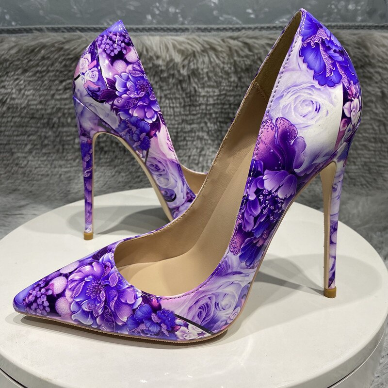 Sapatos de salto alto com bico fino e estampa floral brilhante em verniz sexy Tamanhos de salto 8cm 10cm 12cm Até o tamanho europeu 46