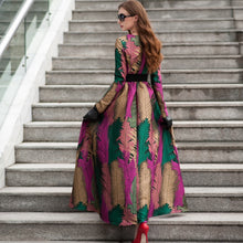 Carregar imagem no visualizador da galeria, Vestido longo plus size boho com mangas longas em jacquard floral
